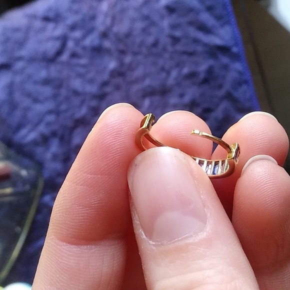 14k Gold Small Hoop Earrings - Picture 5 of 5